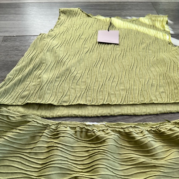 NWT Eleanor Skirt Set in Olive - Picture 6 of 6